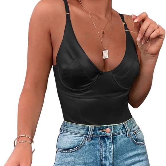 Shiny Black Bodysuit with Underwire 🐰 - Picture 2 of 11